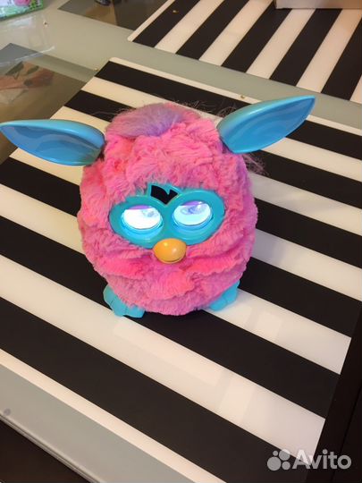 Фёрби розовый