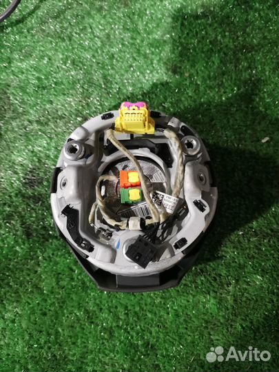Подушка Airbag в руль audi a6 c6 3.0 4F 4F0880201S