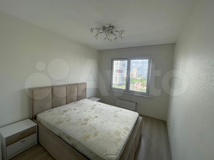 2-к. квартира, 52 м², 10/17 эт.