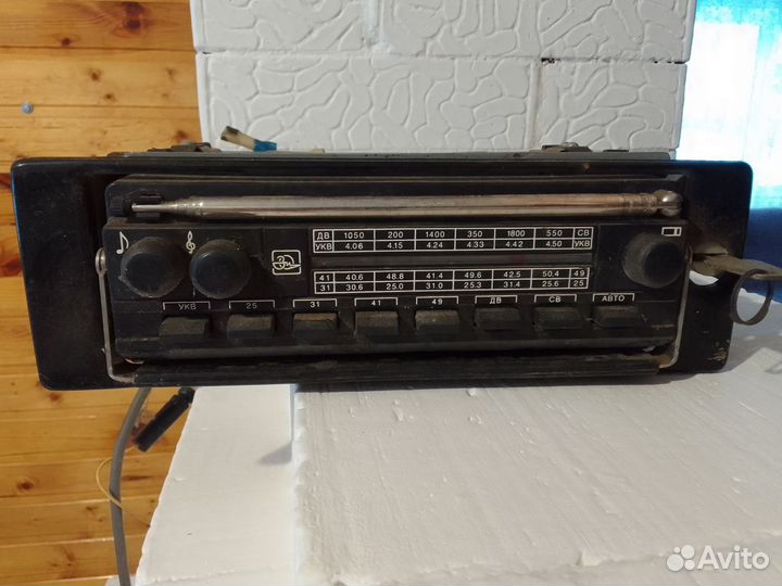 Автомобильный радиоприемник