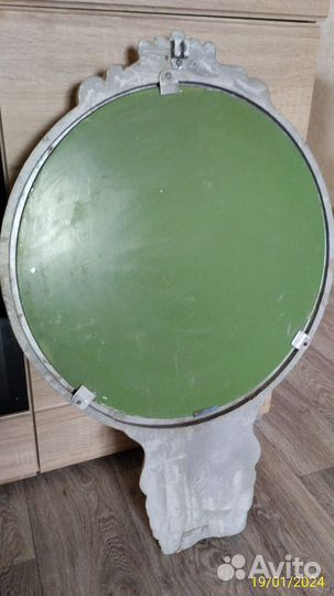 Зеркало настенное в металлической раме