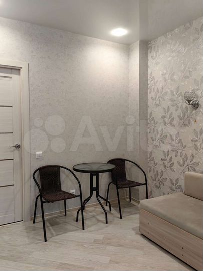 2-к. квартира, 42 м², 1/9 эт.