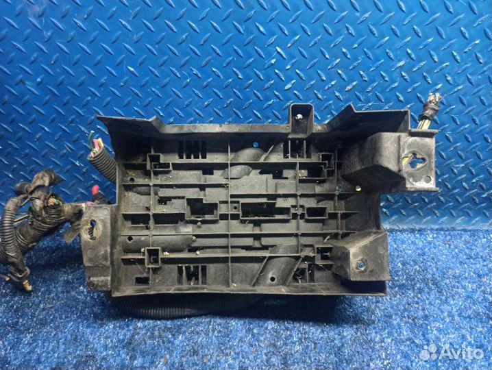 Блок предохранителей Cadillac Escalade 3