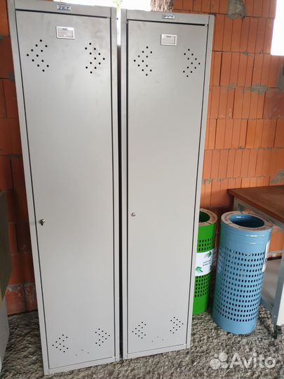 Шкафчик для одежды металлический