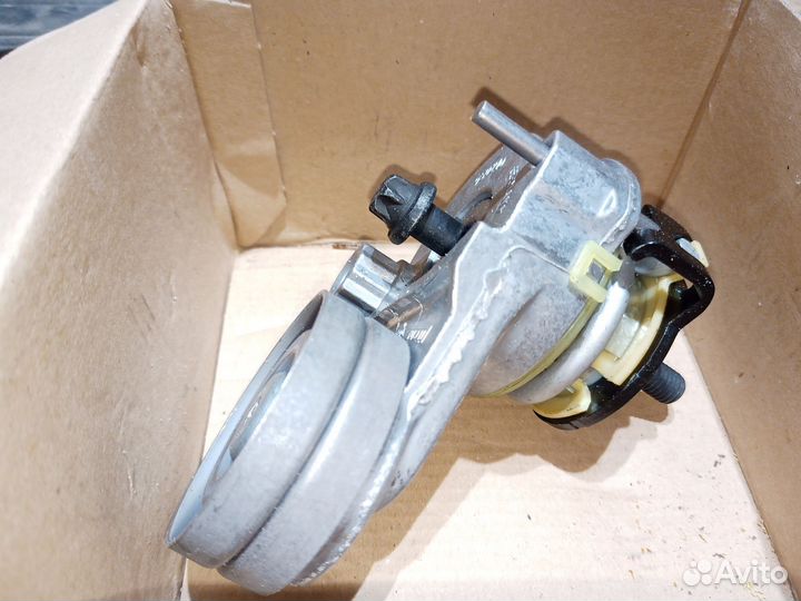 Натяжной ролик Опель Зафира 1.8