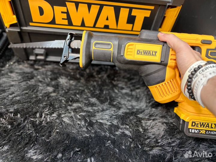 Аккумуляторная сабельная пила DeWalt 18V