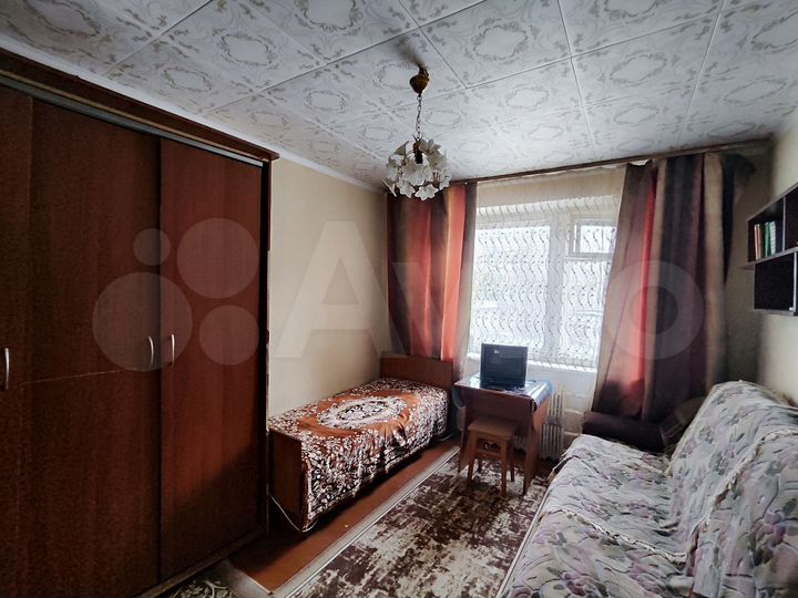 Комната 13 м² в 4-к., 2/5 эт.