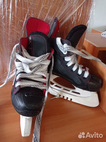 Хоккейные коньки bauer