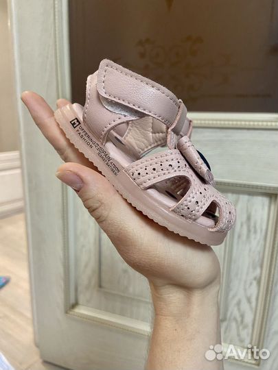 Сандалии для девочки