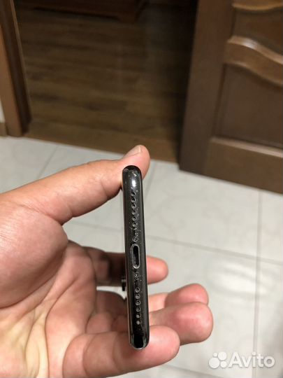 Телефон iPhone 10