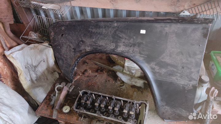 Крыло левое ваз 2106