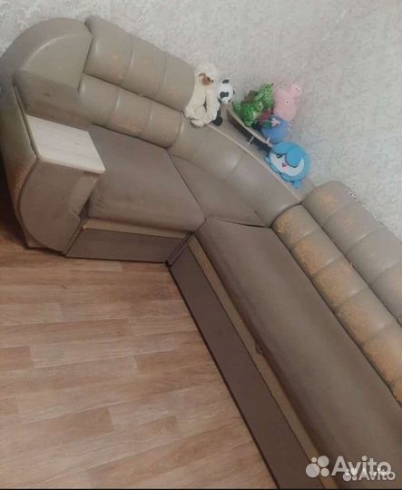 Большой угловой диван бу