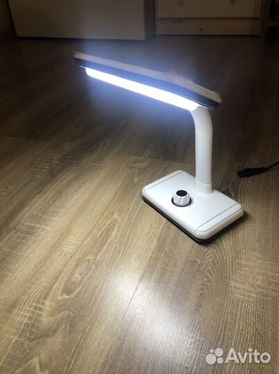 Лампа настольная LED