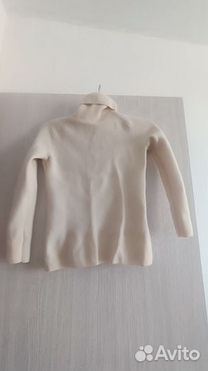 Свитер шерстяной женский