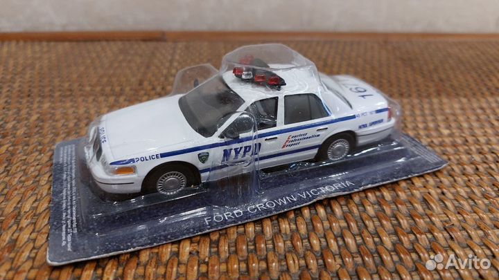 Модель автомобиля полицейские автомобили мира