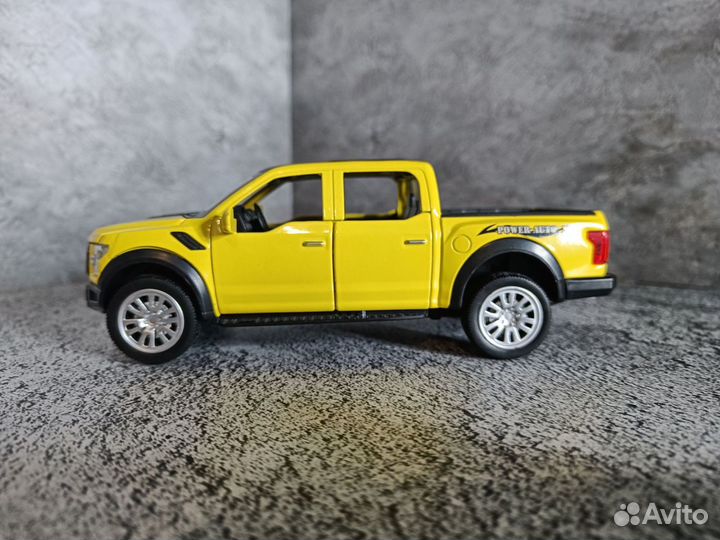 Машинка Металлическая Ford Raptor Пикап 2017