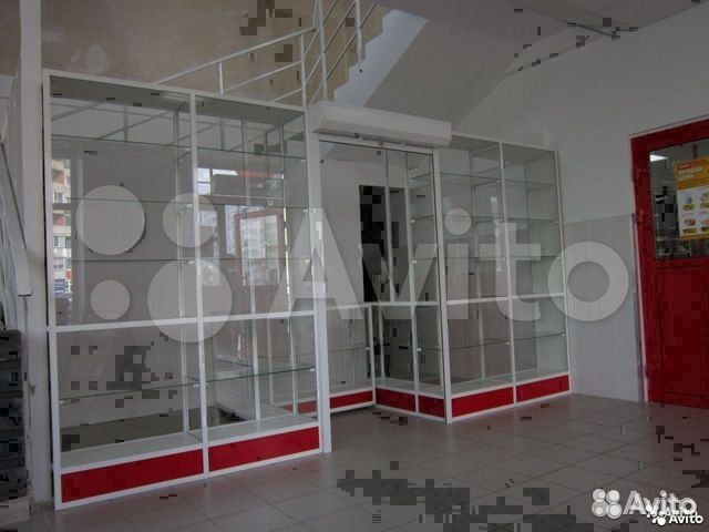 Витрины и стеллажи, новые и б/у