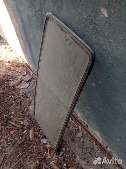 Заднее стекло 2104