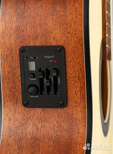 Классическая электроакустическая гитара Parkwood P