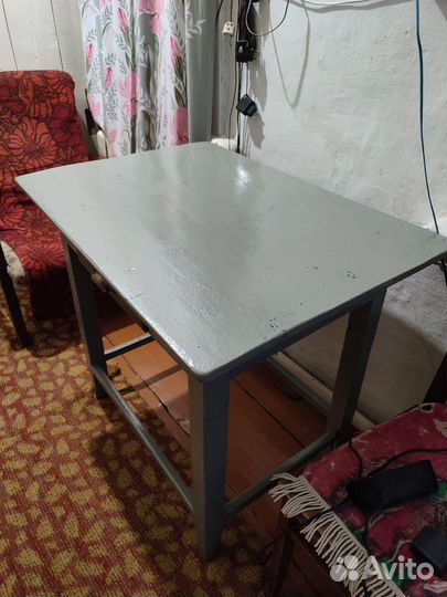Стол СССР крепкий деревянный