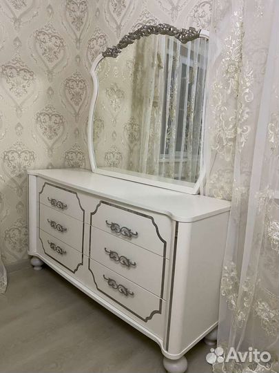 Спальный гарнитур