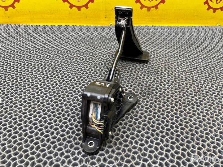 Педаль газа Honda Civic 8 5D 2.2 N22A2 2008