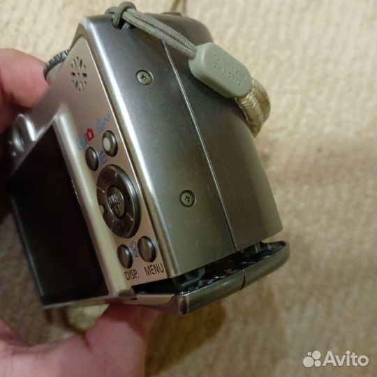 Компактный фотоаппарат canon