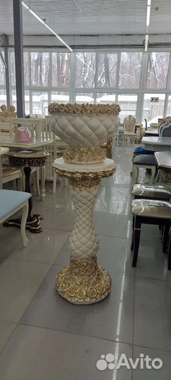 Колонны с вазами