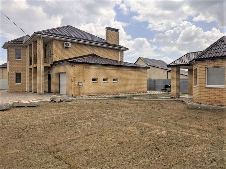 Дом 239 м² на участке 8,5 сот.