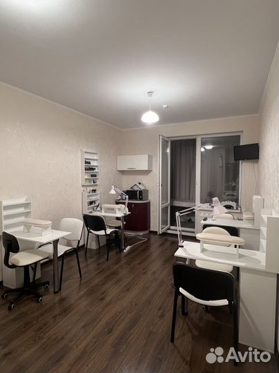 Аренда места для мастера маникюра и педикюра