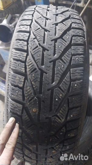 Tigar Ice 215/55 R17