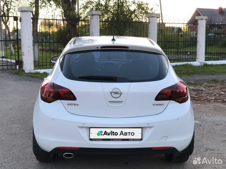 Opel Astra 1.4 МТ, 2011, 194 000 км