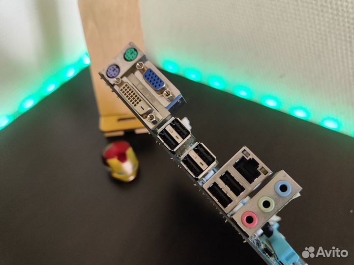 Материнская плата Gigabyte GA-H61M-D2-B3 LGA1155