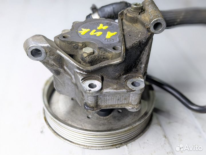 Насос Гур Audi A4 3.2l AUK BKH