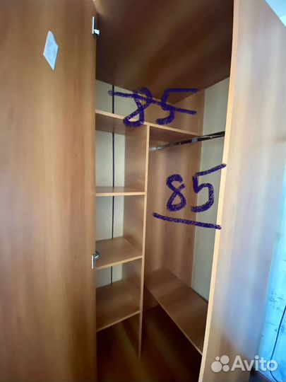 Угловой шкаф с зеркалом