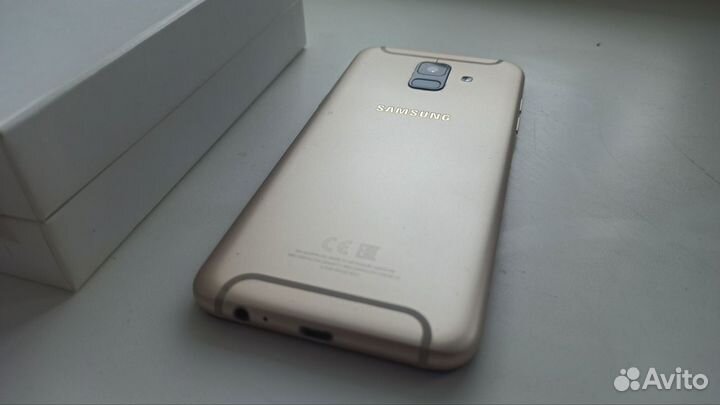 Samsung Galaxy A6, 3/32 ГБ