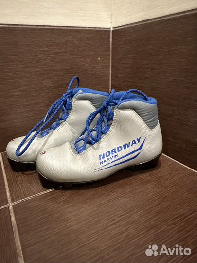 Лыжные ботинки