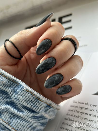 Восхитительный маникюр и педикюр