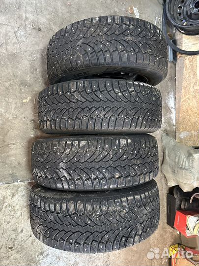 Pirelli Formula Ice 215/55 R16