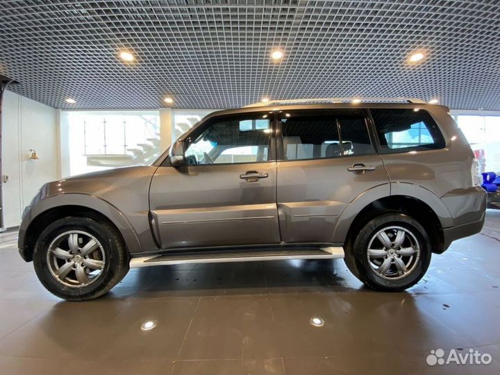 Mitsubishi Pajero 3.2 AT, 2011, 179 626 км