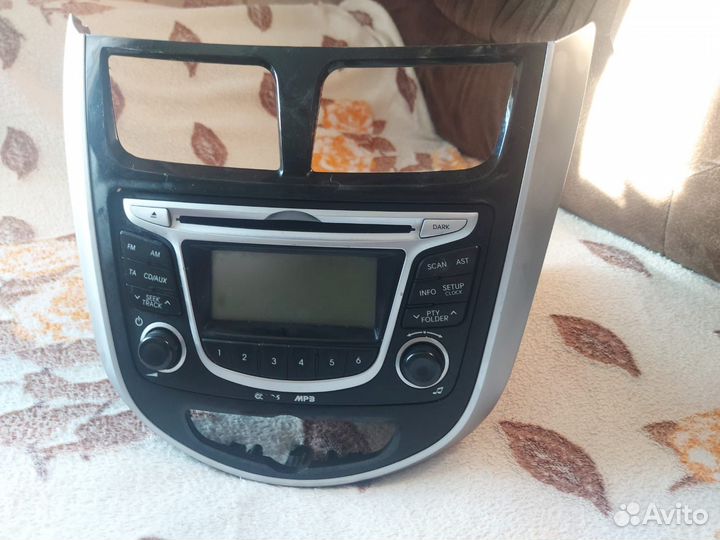 Штатная магнитола на hyundai solaris 1