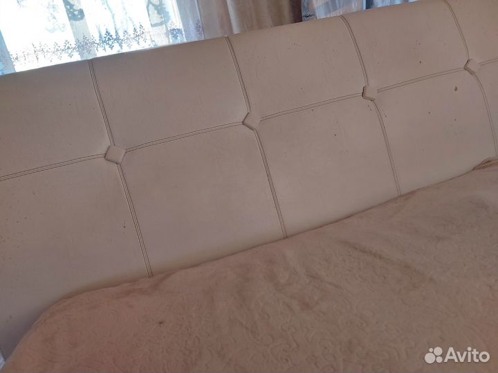 Продам двуспальную кровать