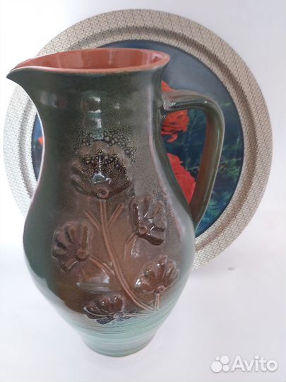 Глиняный кувшин большой