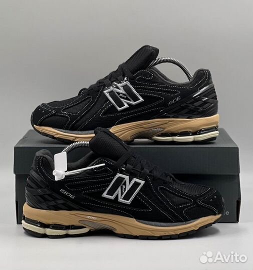 Черные кроссовки New Balance 1906R