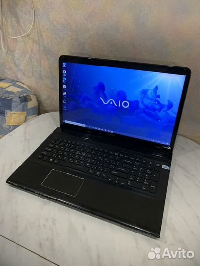 Огромный Sony Vaio 17,3 дюйма