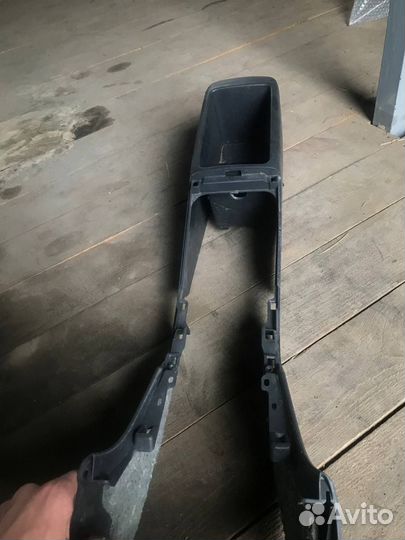 Подлокотник toyota avensis t250