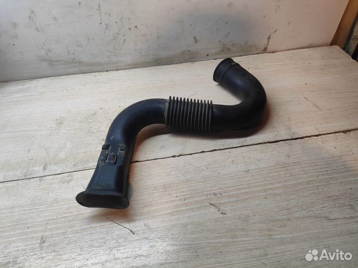 Патрубок воздушного фильтра Renault Sandero 2