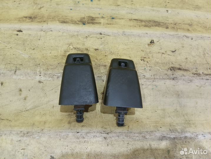 Форсунка омывателя фары Land Cruiser (100) 1998-07