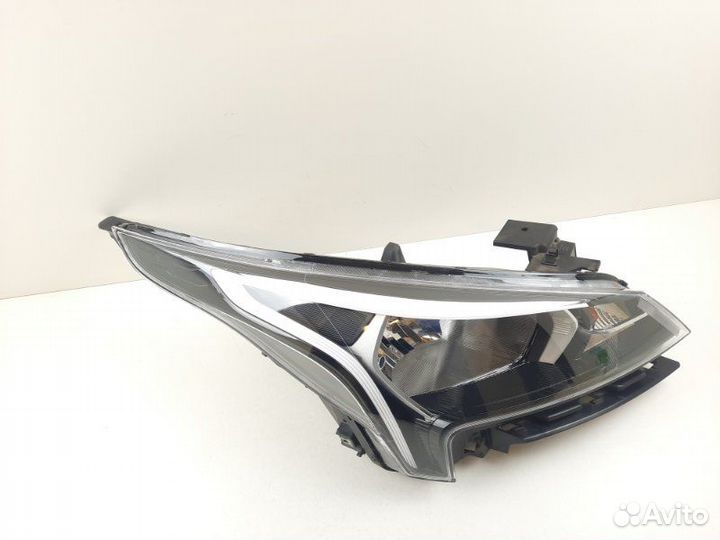 Фара правая Kia Rio 4 2020