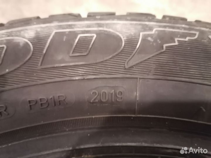 Goodyear Ultragrip 600 215/55 R17 98T